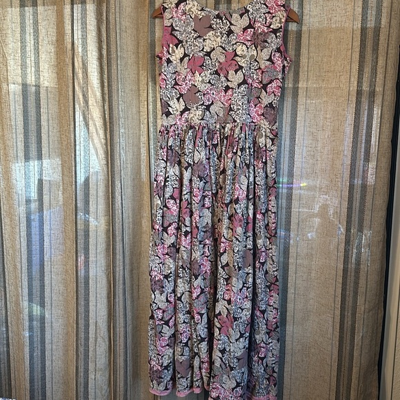 Kiana patterned dress size medium EUC - Picture 4 of 9